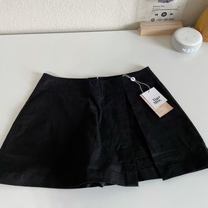 Tiger Mist NWT Black Mini Skort/Skirt With Slit